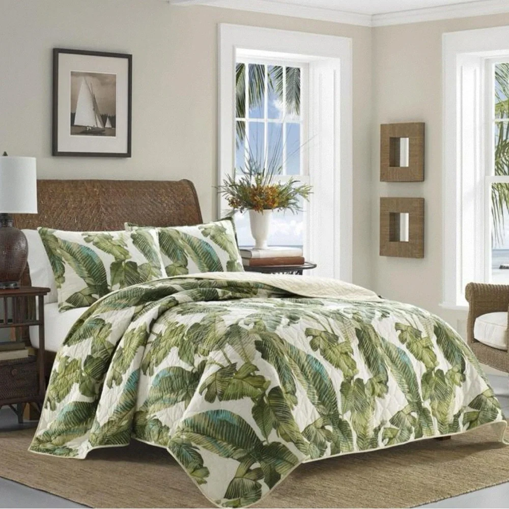 Tommy Bahama Tropical Palm Leaf Quilt Set in Green and White